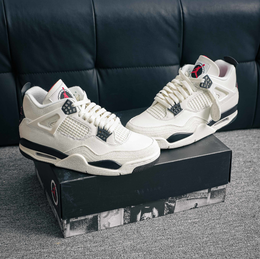 Air Jordan 4 Retro "Flight Club"