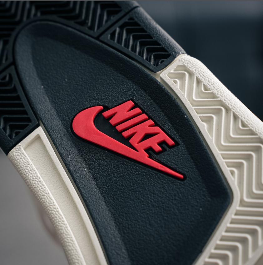 Air Jordan 4 Retro "Flight Club"