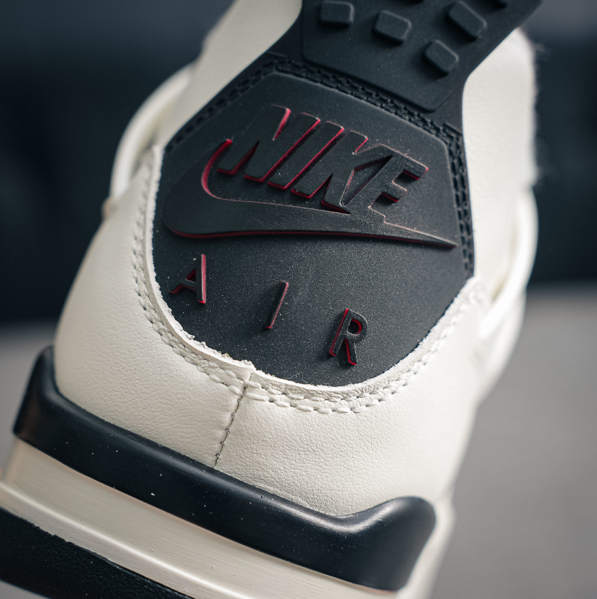 Air Jordan 4 Retro "Flight Club"